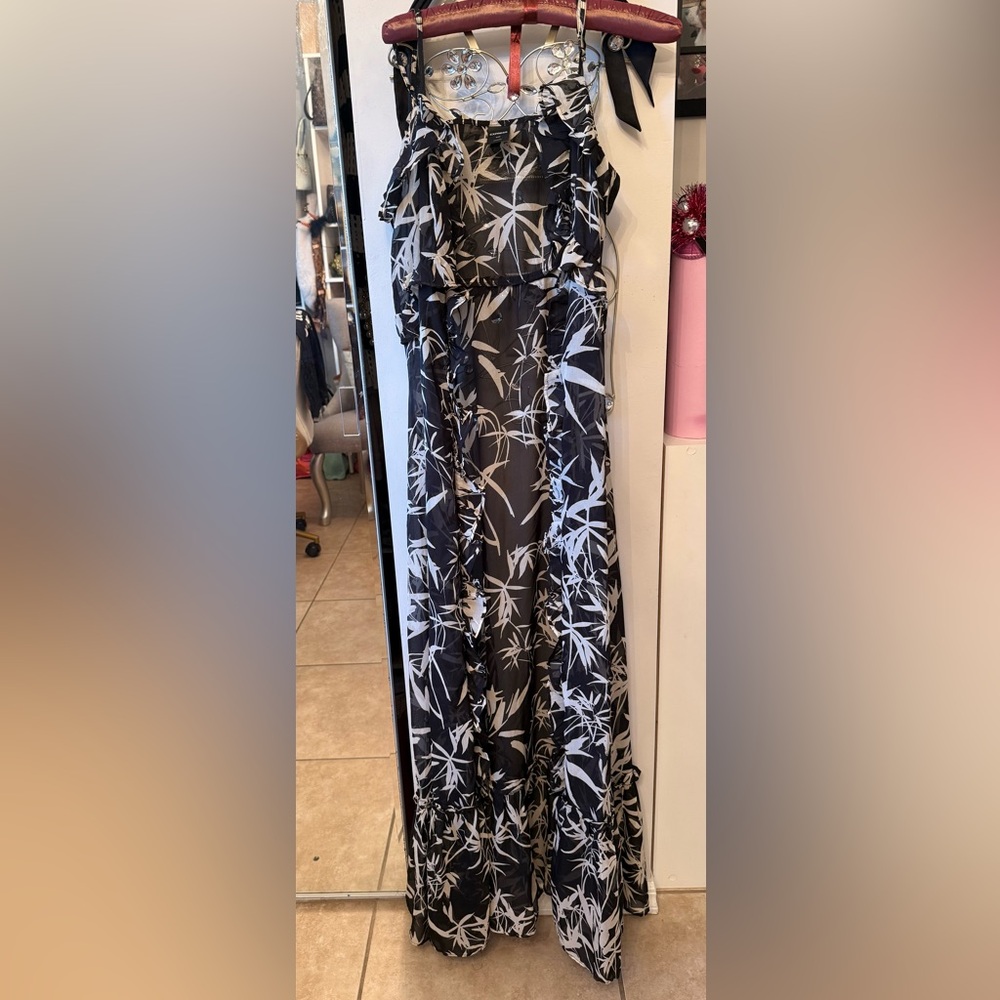 Express Monochrome Leaf Pattern cover up dress